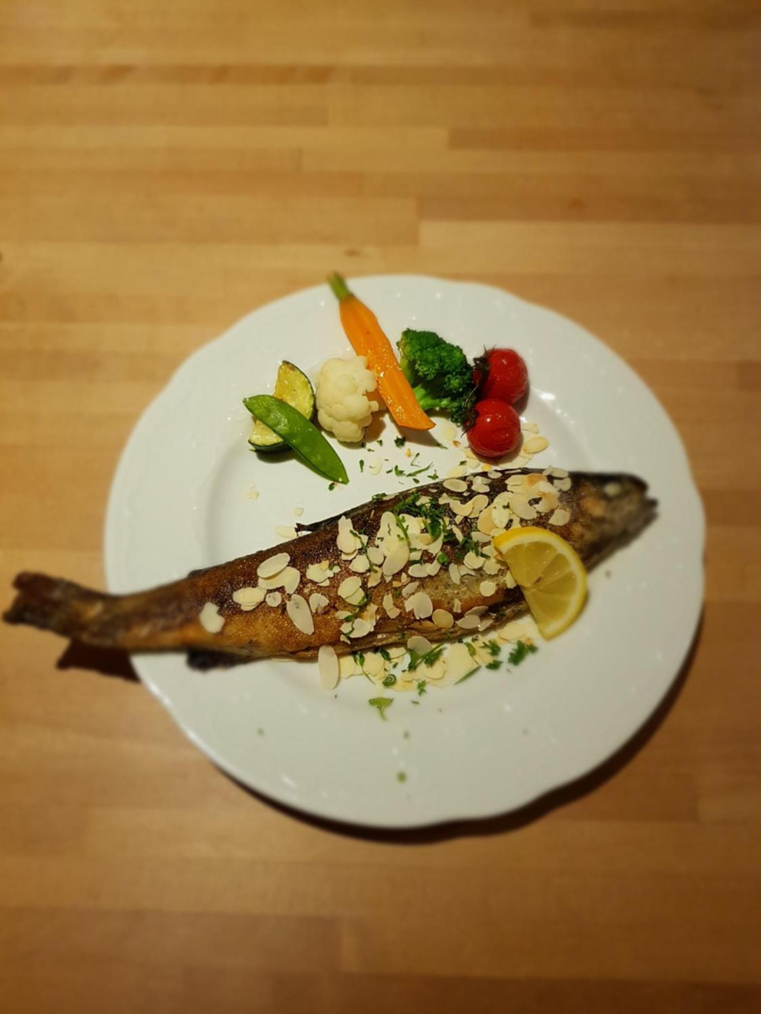 Hotel Restaurant The Kings Head Inn Voeren Bagian luar foto