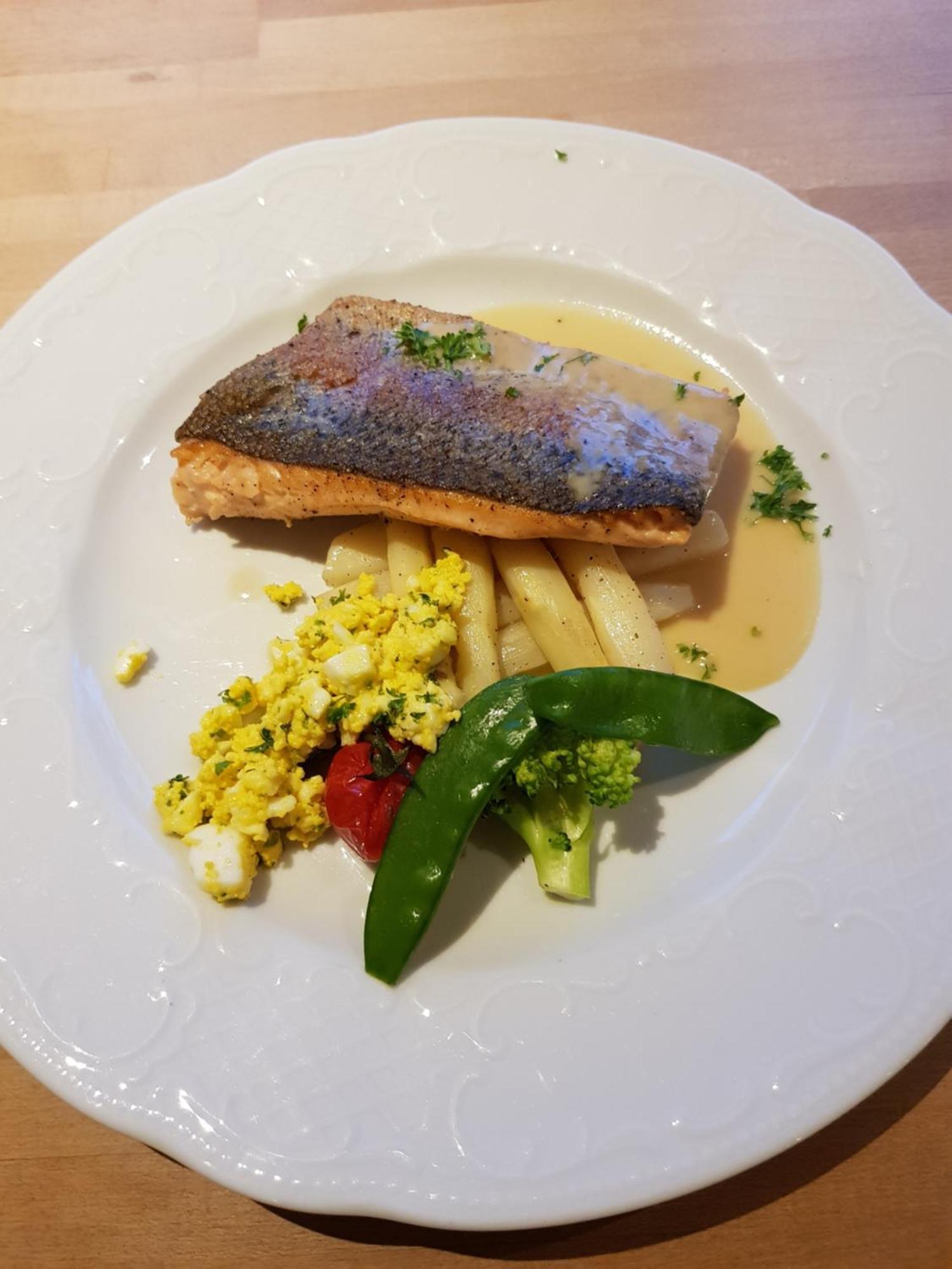 Hotel Restaurant The Kings Head Inn Voeren Bagian luar foto
