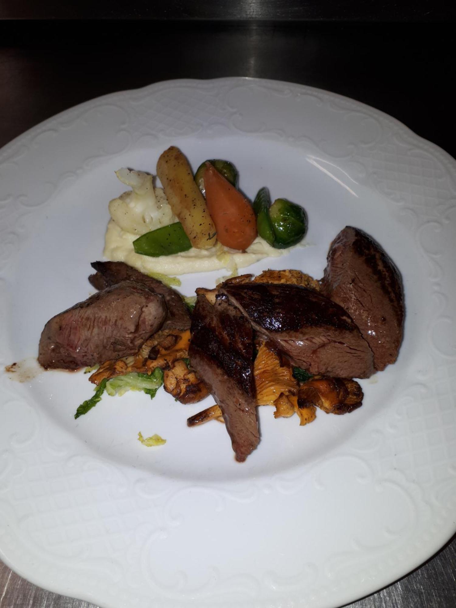 Hotel Restaurant The Kings Head Inn Voeren Bagian luar foto