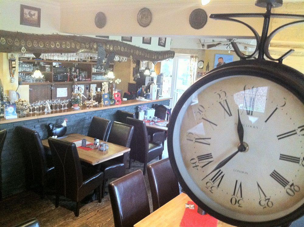 Hotel Restaurant The Kings Head Inn Voeren Bagian luar foto