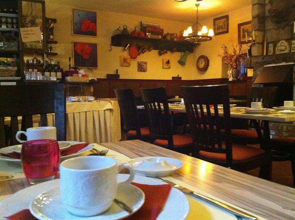 Hotel Restaurant The Kings Head Inn Voeren Bagian luar foto