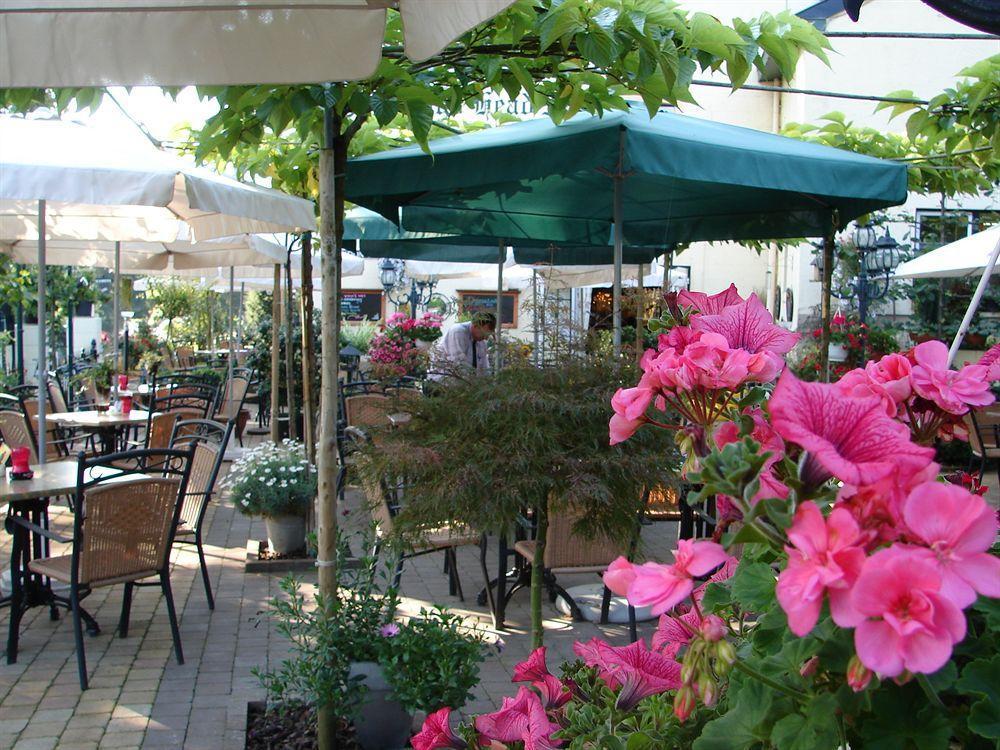 Hotel Restaurant The Kings Head Inn Voeren Bagian luar foto