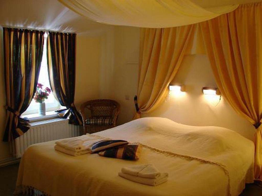 Hotel Restaurant The Kings Head Inn Voeren Bagian luar foto