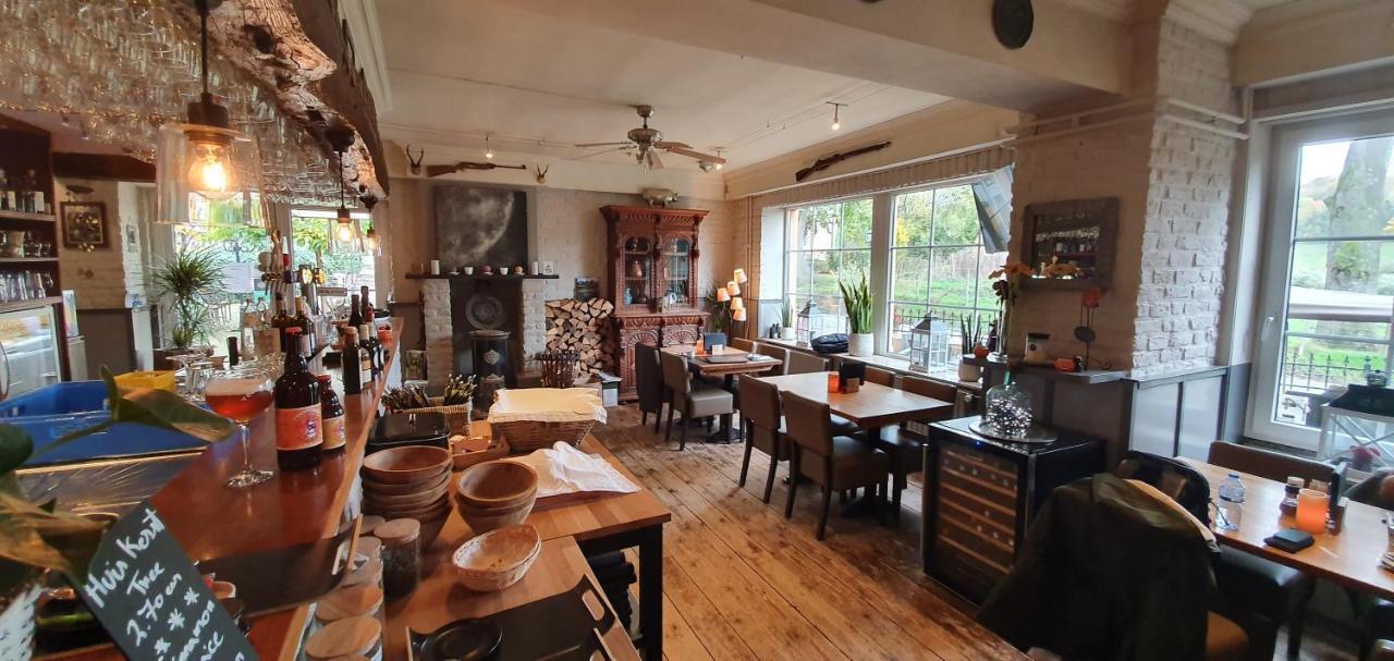 Hotel Restaurant The Kings Head Inn Voeren Bagian luar foto